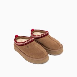 UGG Tazz chestnut color slipper big kids version. height: 1”. Slip On